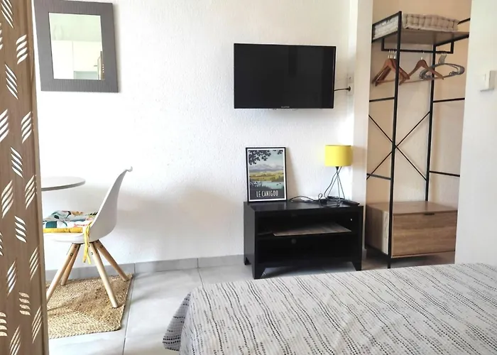 Bright 8 Minutes Walk From The * 卡内